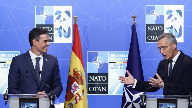 Sánchez agradece al «amigo Jens» la organización en Madrid de la Cumbre de 2022