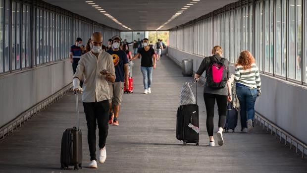 La T2 del Aeropuerto de Barcelona reabre tras 196 días cerrada