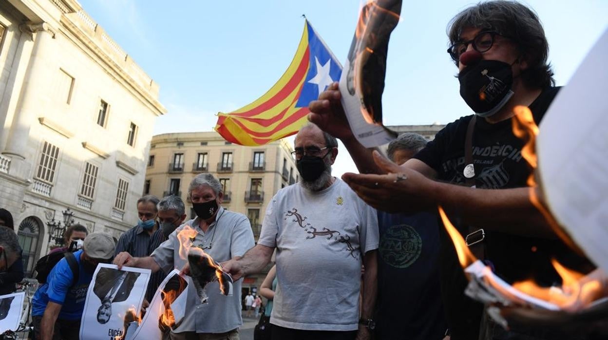 Quema de retratos del Rey, esta tarde en plaza Sant Jaume