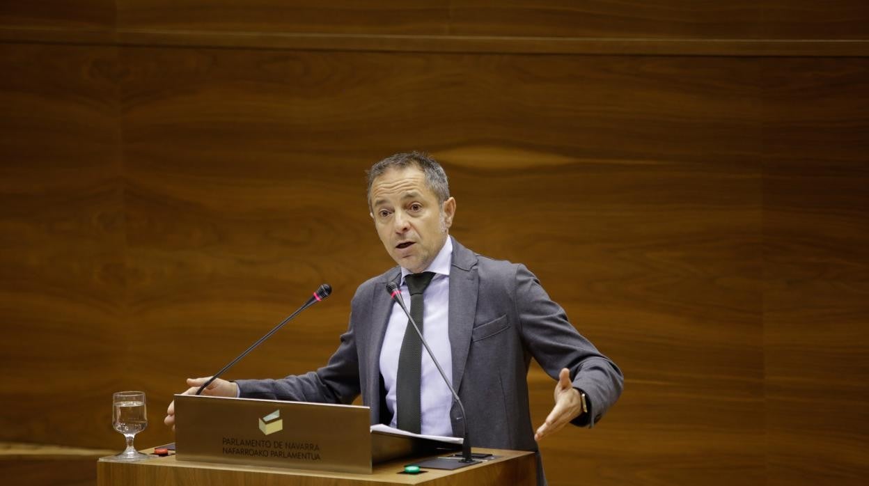 Juan Luis Sánchez de Muniain (Na+) pidió ya el 7 de mayo explicaciones en el Parlamento de Navarra.