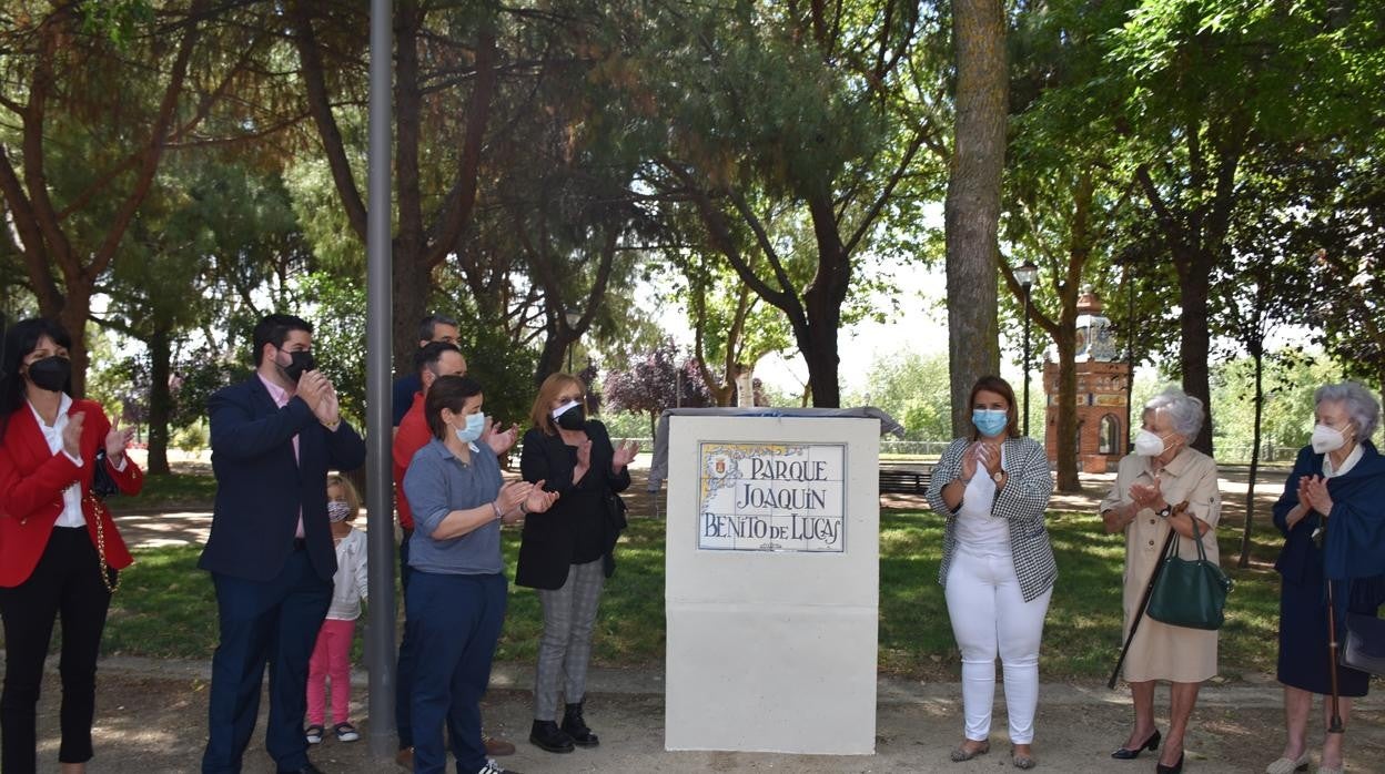 La alcaldesa de Talavera ha descubierto este sábado una placa