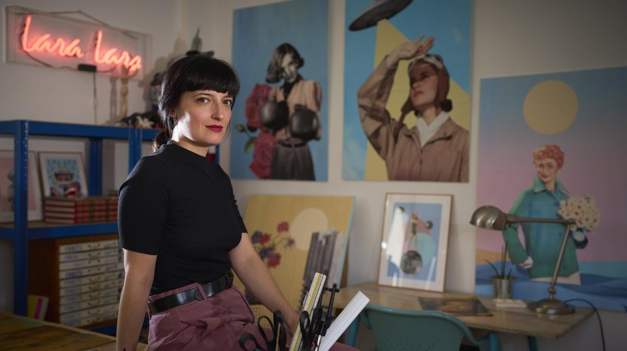 La ilustradora Lara Lars, en el estudio de su piso en Carabanchel