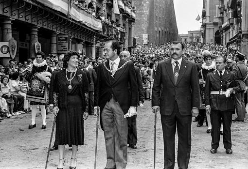 El exalcalde Juan Ignacio de Mesa desfila en la procesión del Corpus de 1982