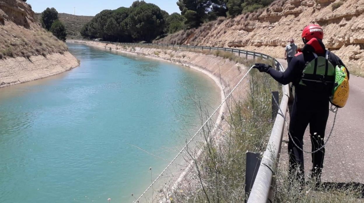 Tramo del Canal de Bardenas en el que ha sido recuperado el cuerpo (imagen faciltiada por los bomberos de la Diputación de Zaragoza)