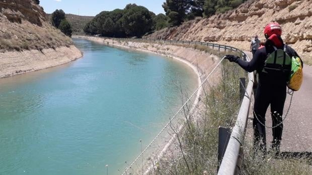 Aparece el cadáver de un hombre flotando en el Canal de Bardenas