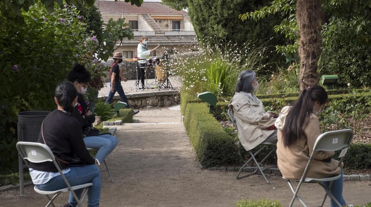 Mobile, actividad en el huerto de Calisto y Melibea