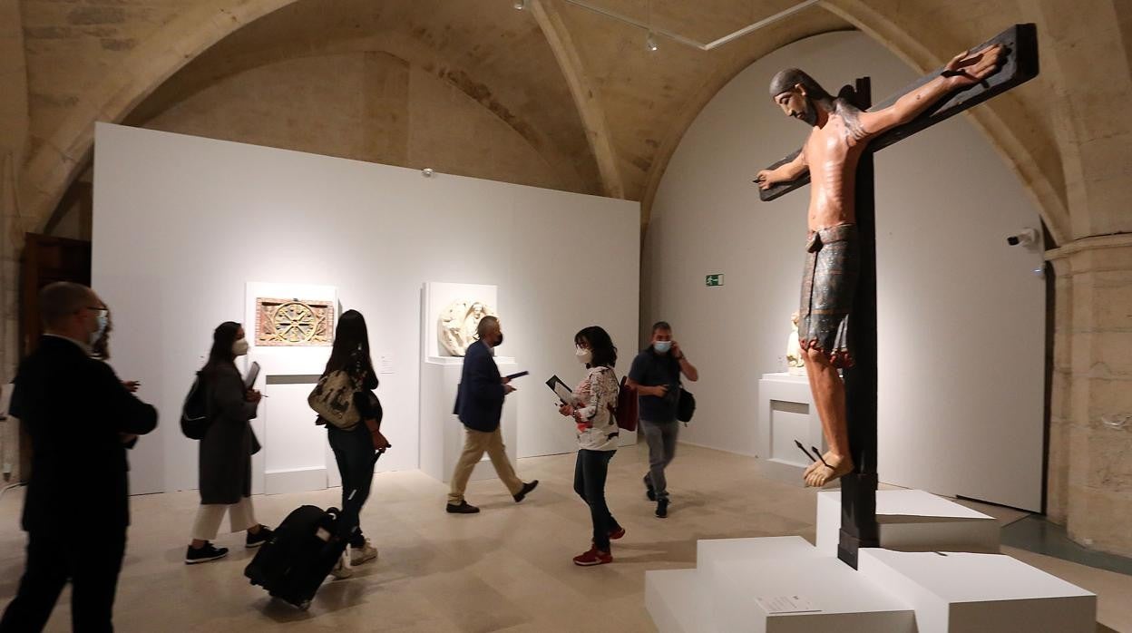 Imagen del Santo Cristo del Milagro, que forma parte de la exposición 'Lux' de la Fundación Las Edades del Hombre, en la Catedral de Burgos