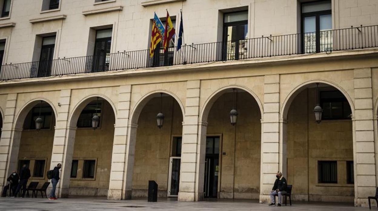 Fachada de la Audiencia Provincial de Alicante