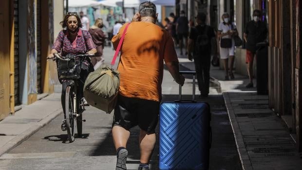 La Comunidad Valenciana habilitará cuatro hoteles refugio para turistas con coronavirus