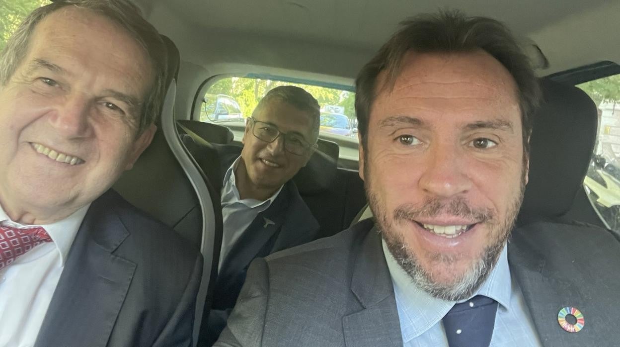 El selfi que publicó el alcalde de Valladolid, Óscar Puente, con el de Vigo, Abel Caballero