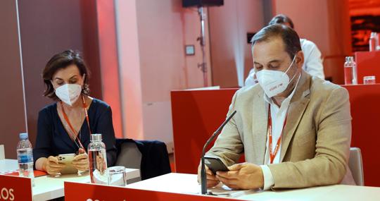 Carmen Calvo y José Luis Ábalos durante el Comité Federal del PSOE