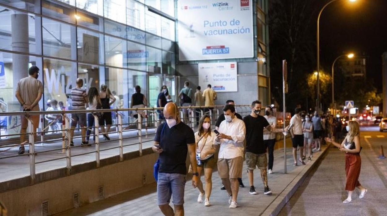 Punto de vacunación en el Wizink Center de Madrid