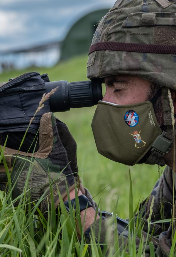 Un militar español hace labores de reconocimiento en Rumanía