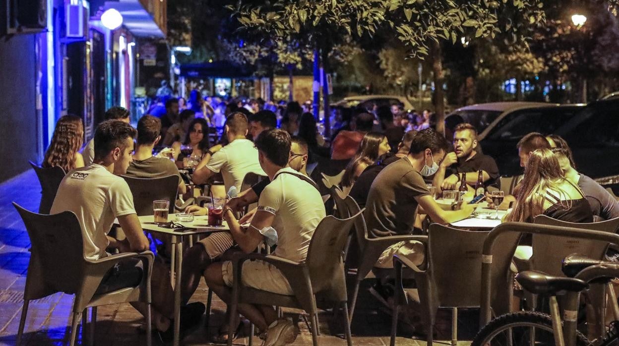 Imagen de archivo de terrazas de la hostelería en Valencia