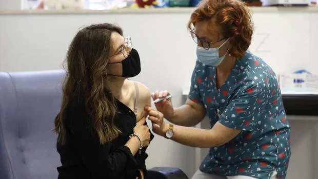 Cuándo comenzará la vacunación de los mayores de 16 años en Madrid