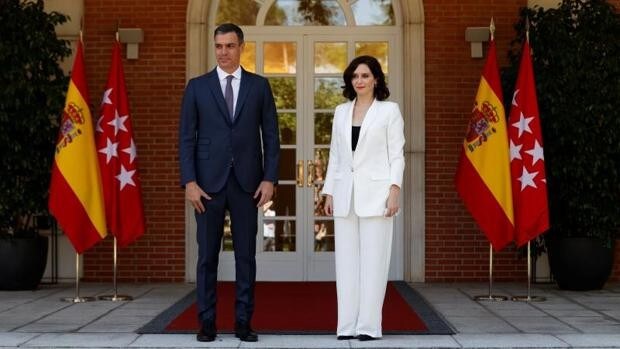 Ayuso: «Si Sánchez sigue por ese camino habrá que elegir entre él o España»