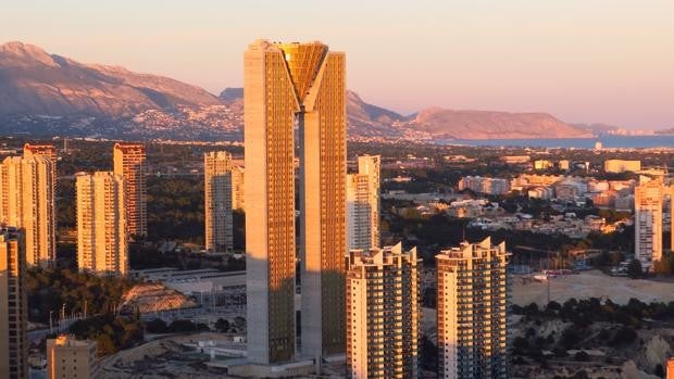 Intempo, el techo de Europa, acaba sus obras en Benidorm 14 años después con pisos que superan el millón de euros