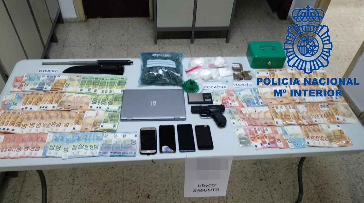 Detienen a diez personas por tráfico de drogas e intervienen más de 8.000 euros en Valencia