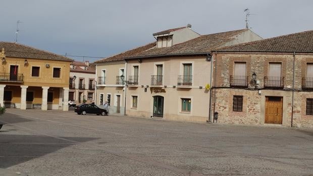 Muere un veinteañero al salirse de una carretera provincial en Segovia
