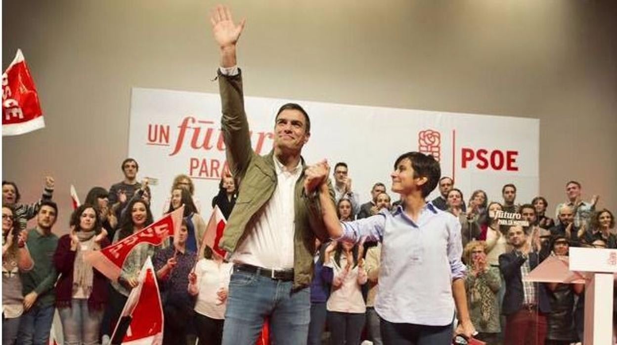 Pedro Sánchez e Isabel Rodríguez en un mitin del PSOE