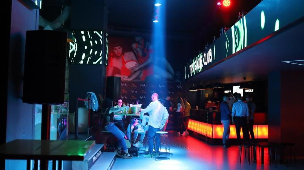 Interior de una discoteca zaragozana