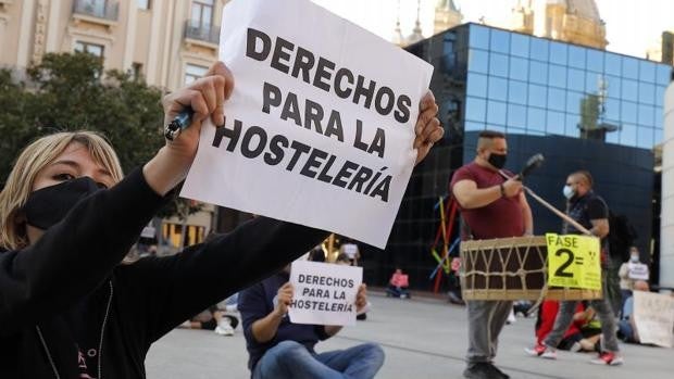 El TSJ de Aragón recula y endurece las restricciones en la hostelería 24 horas después de suavizarlas