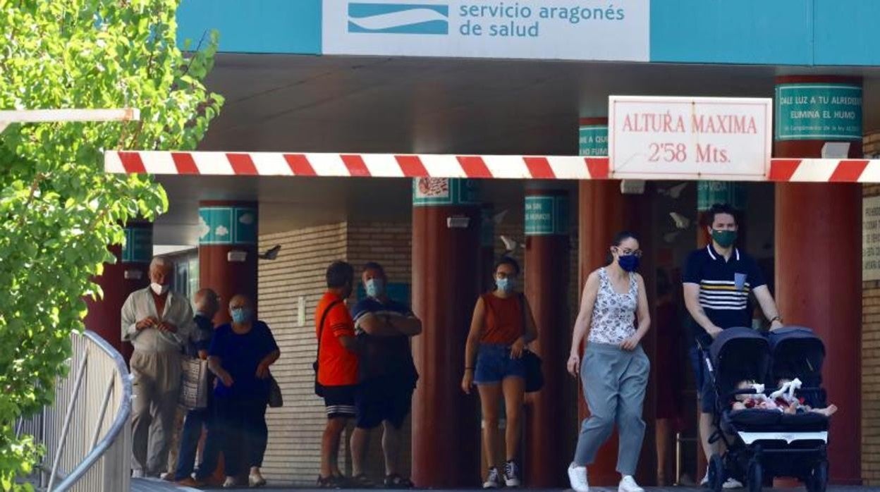 En Aragón, en estos moemntos, siete de cada diez nuevos contagios se producen entre menores de 30 años de edad