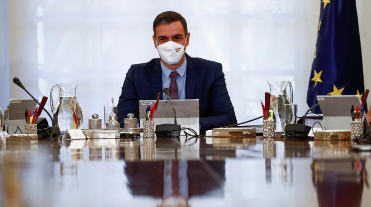 El presidente del Gobierno, Pedro Sánchez, presidiendo el Consejo de Ministros después de la renovación del Gobierno