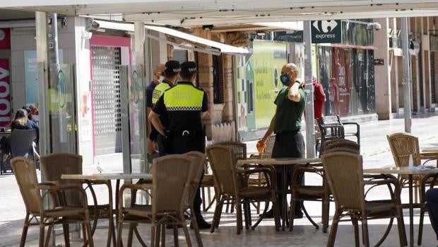 La Generalitat Valenciana plantea exigir el pasaporte Covid para entrar a bares, conciertos y discotecas