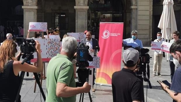 SCC hace campaña para "arrebatar" la Cataluña interior al independentismo