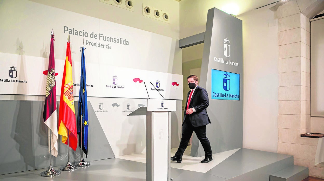 El consejero de Fomento, Nacho Hernando, en rueda de prensa