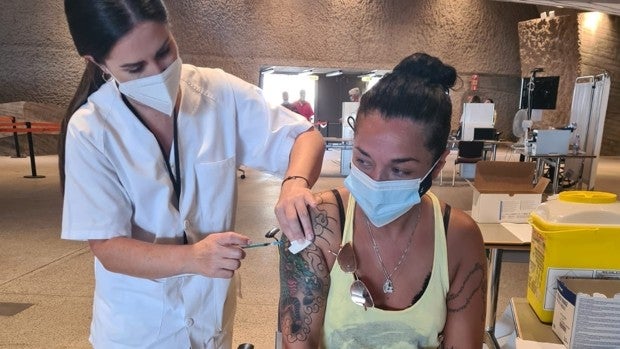75.000 jóvenes canarios ya están vacunados contra la Covid-19