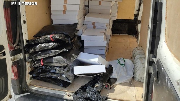 Dos detenidos en Novés a los que confundieron con okupas escondían 230 kilos de cogollos de marihuana en cartones