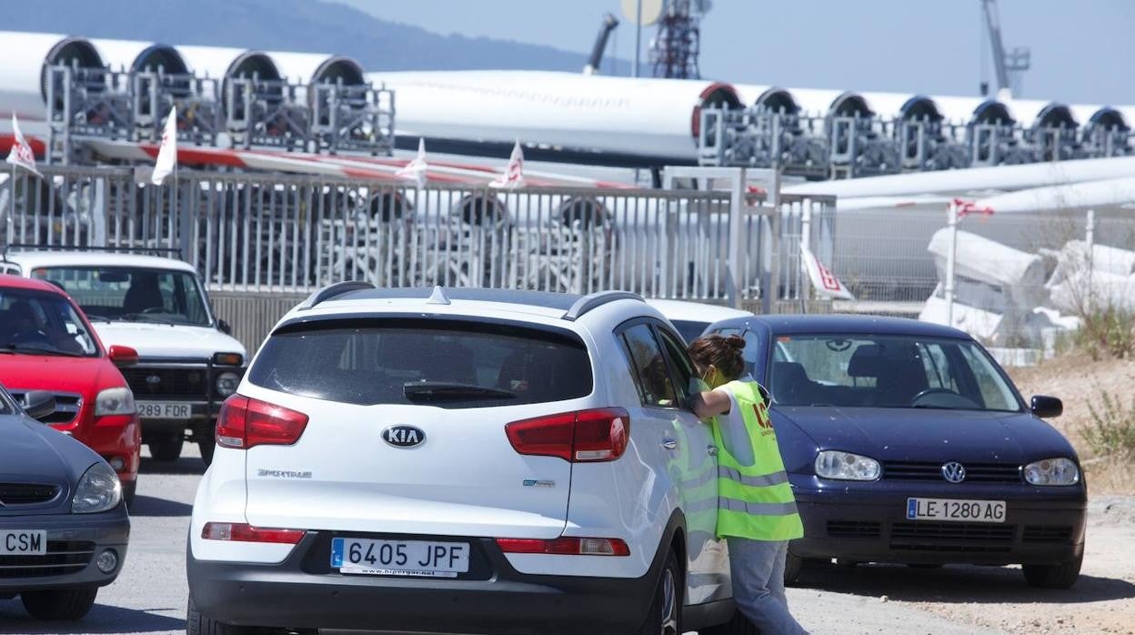 Los trabajadores de LM Windpower bloquean la salida de la producción de la factoría de Ponferrada.