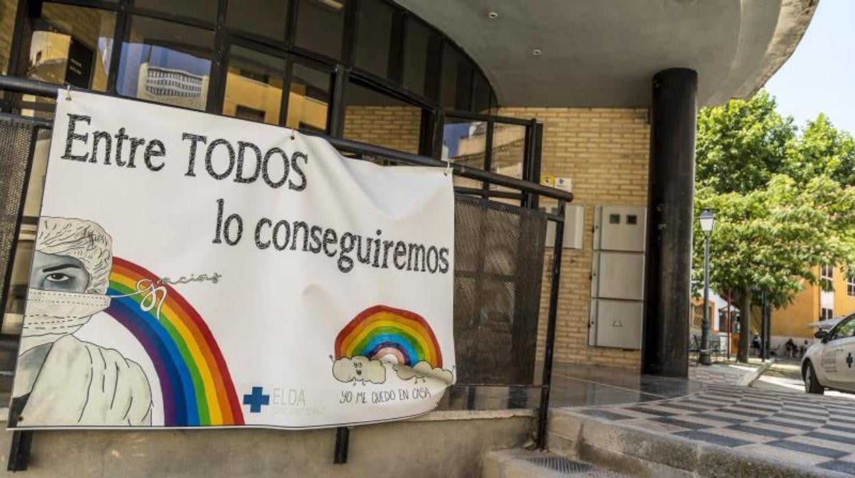 Pancarta en un centro de salud, en una foto de archivo