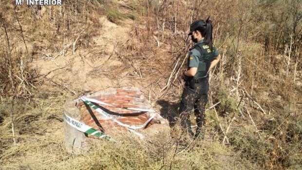 Rescatado un joven en Olías del Rey que se tiró a un pozo para salvar a su perro y luego no podía salir