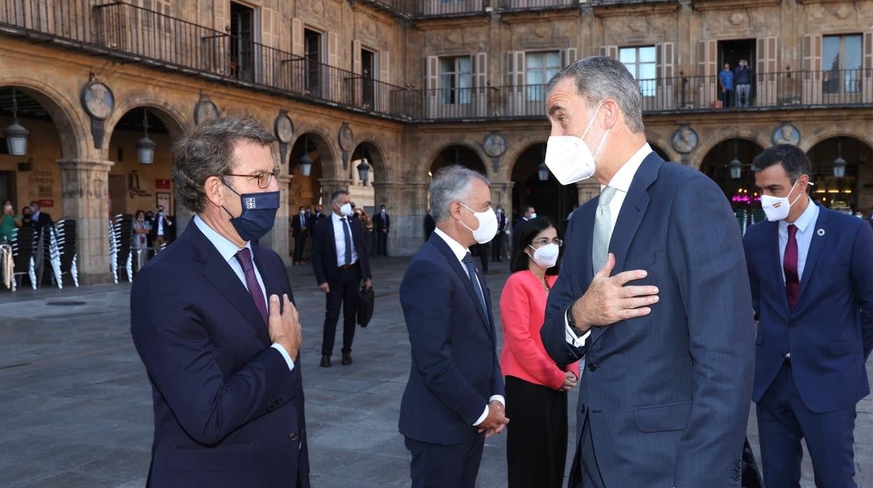 Feijóo saluda al Rey este viernes en Salamanca