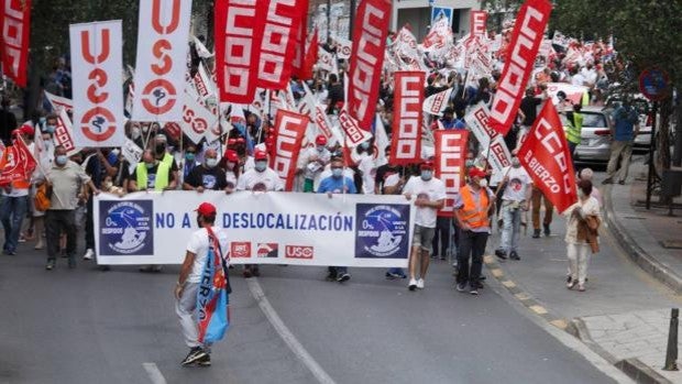 Ponferrada sale a la calle para evitar el despido de casi 400 trabajadores de LM Windpower