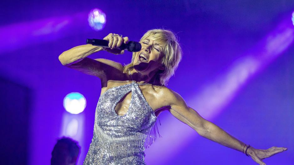 Alicante vibra en una noche mágica con el espectáculo de Ana Torroja