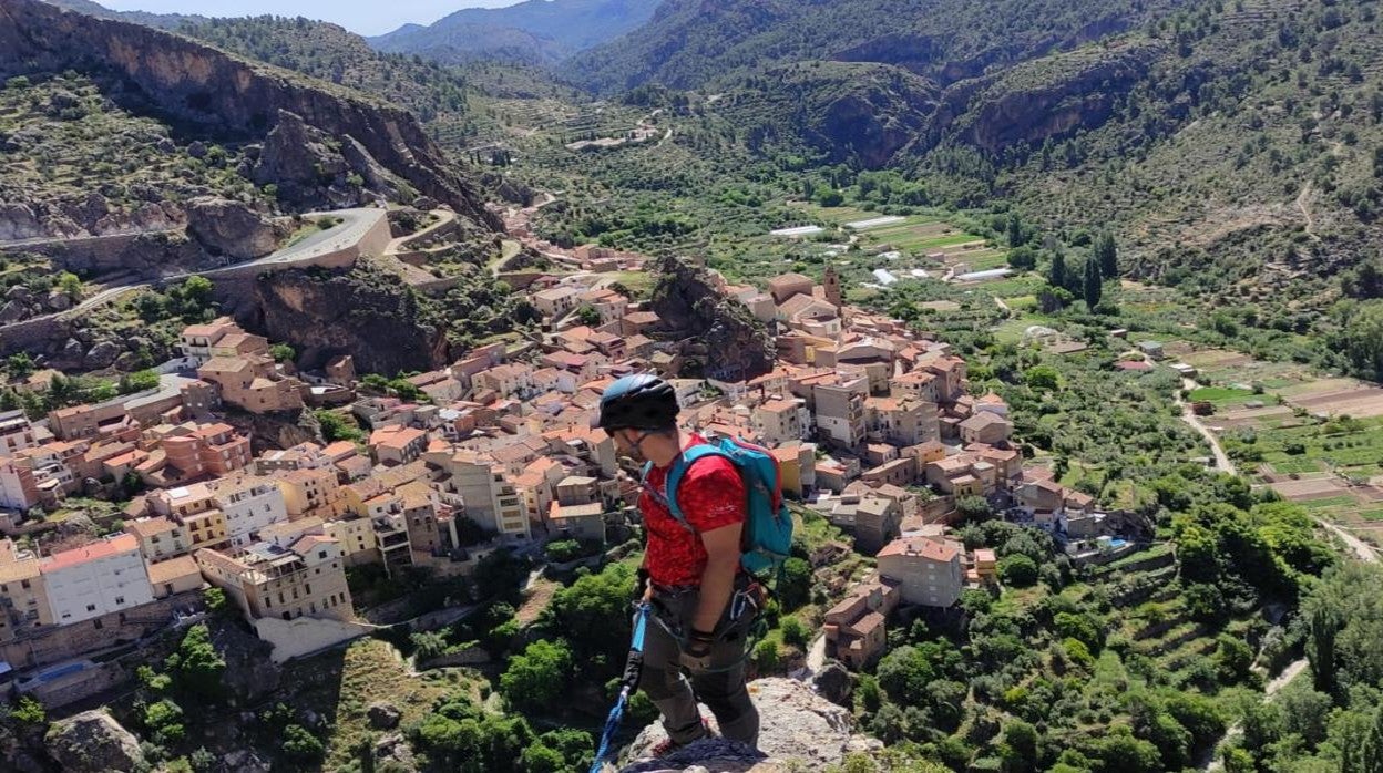 Practicando vías ferratas en un entorno espectacular