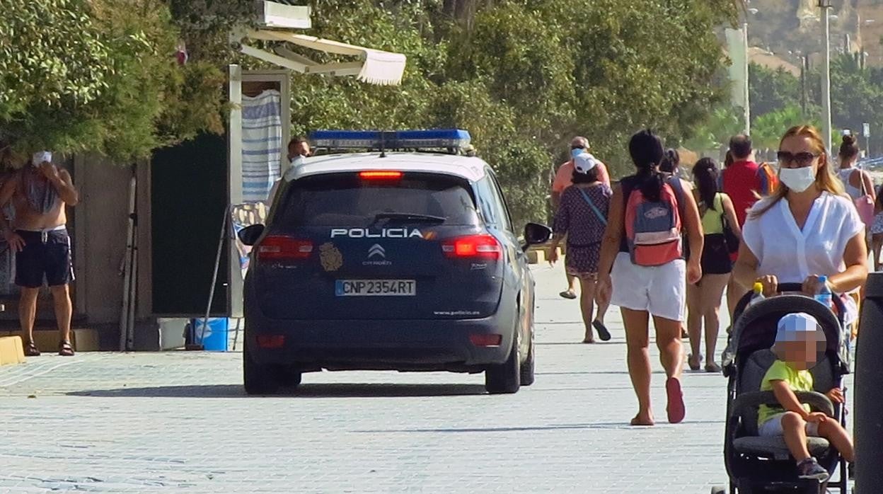 Imagen de archivo de un vehículo de la Policía Nacional