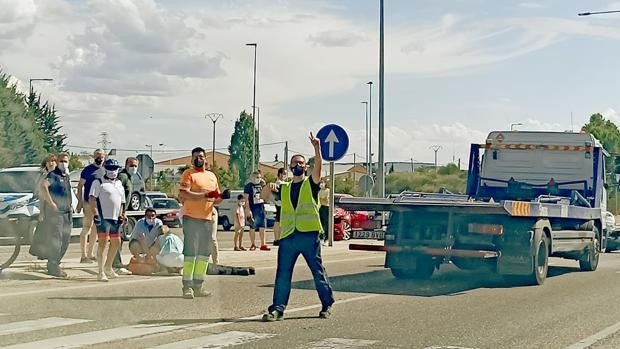 El agente herido en un accidente cuando acudía a un tiroteo sigue en estado crítico