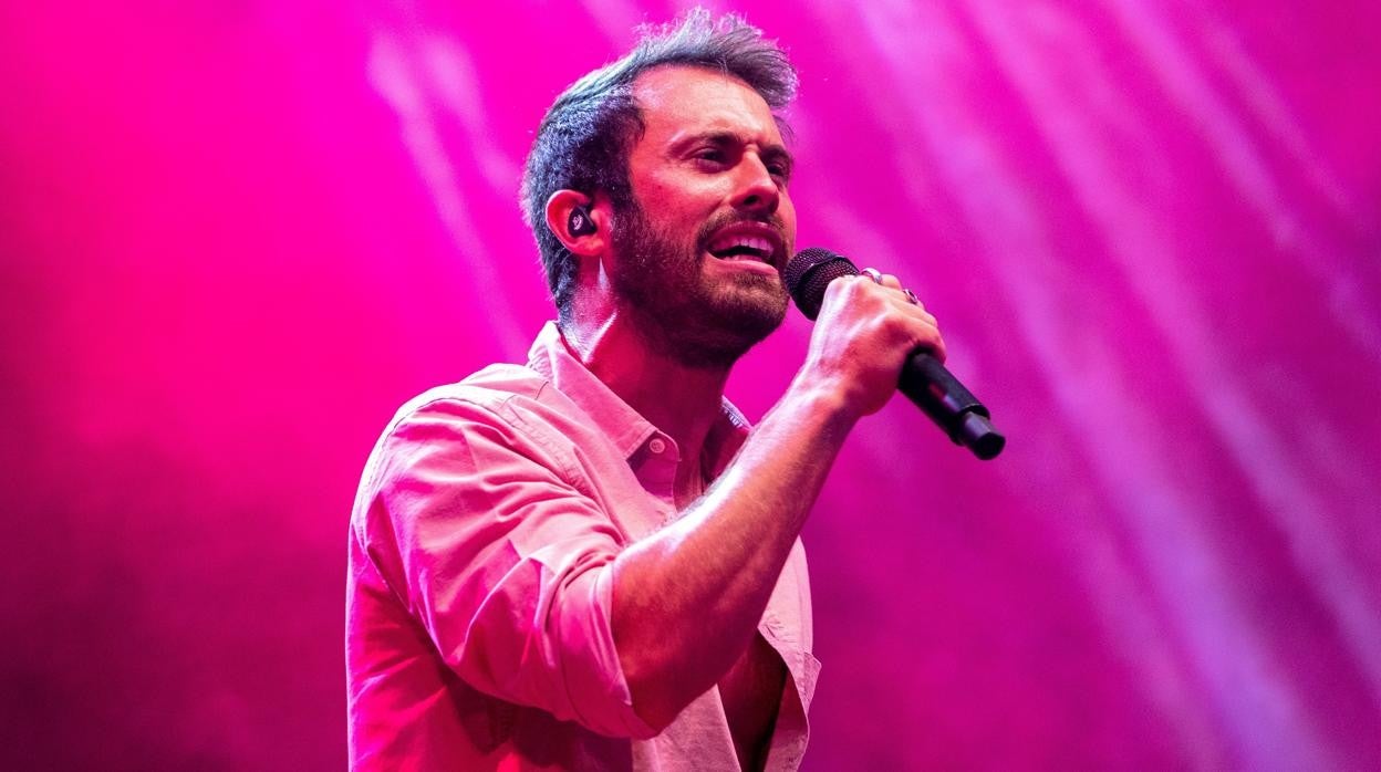 El cantante Arnau Griso llamó «fascista» a Santiago Abascal