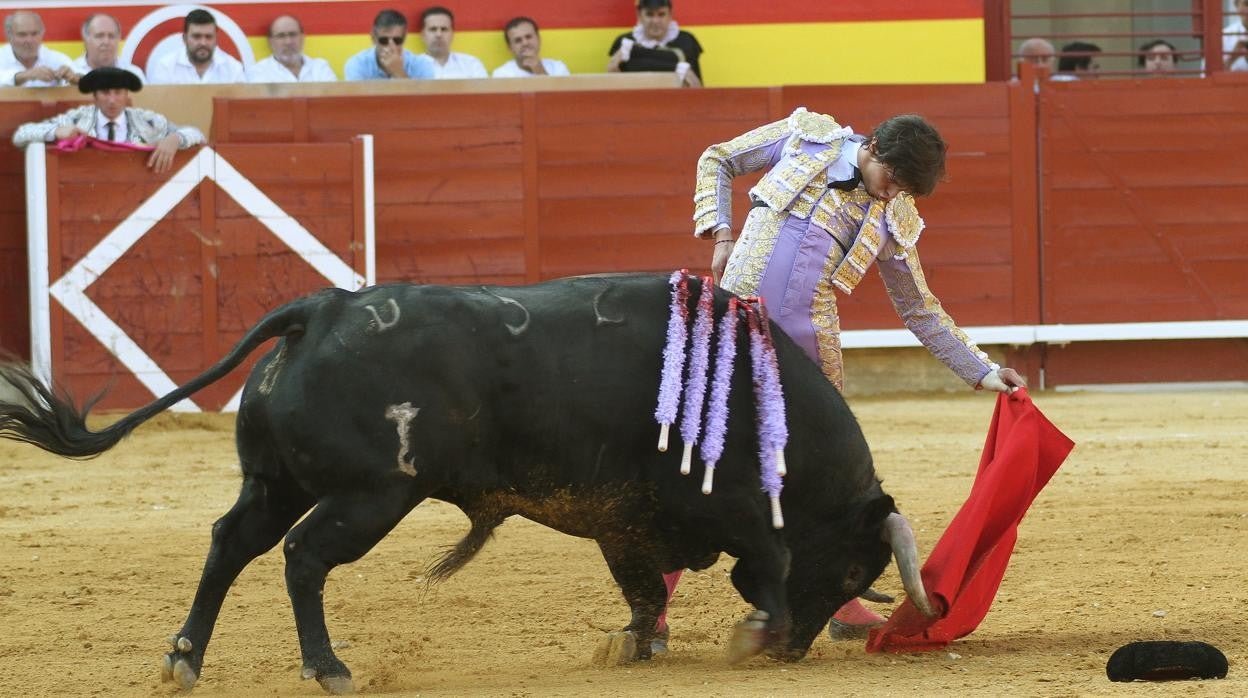 Roca Rey, en la corrida de toros de la Feria palentina de San Antolín