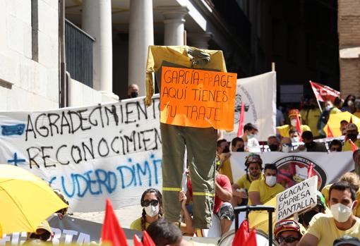 Los manifestantes han denunciado que la Junta y el gerente de Geacam se niegan «al diálogo y a la negociación