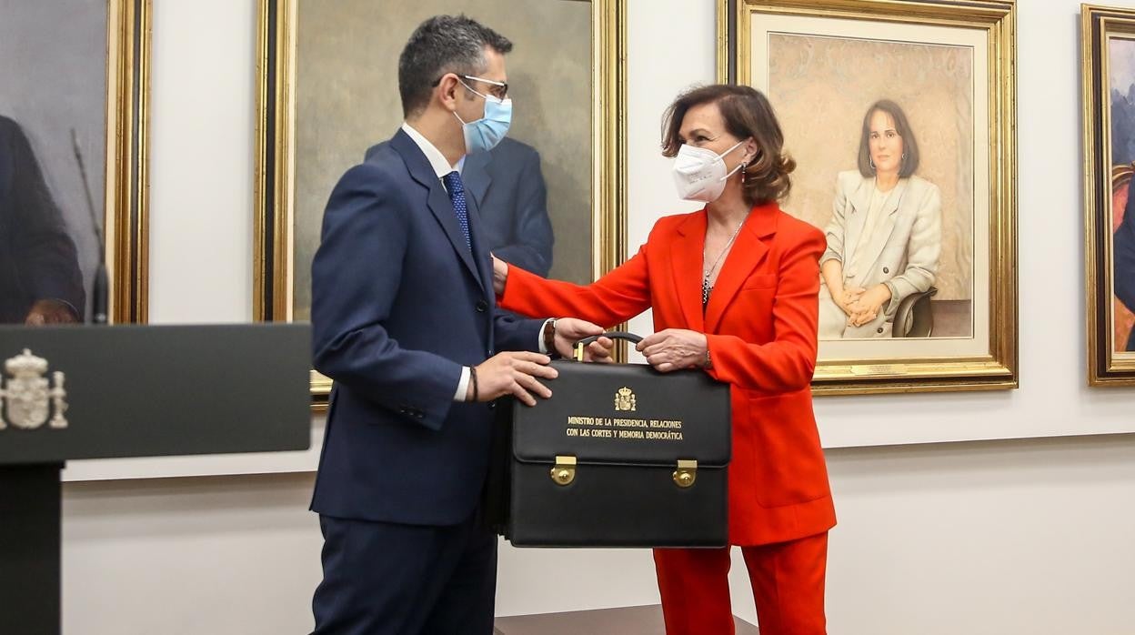 Carmen Calvo entrega la cartera de Presidencia a Félix Bolaños