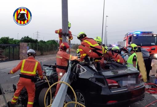 Imagen de la actuación de los bomberos