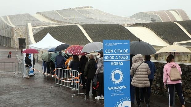 Galicia estalla: «Todo el mundo sabe quién recibe más vacunas, y no somos nosotros»