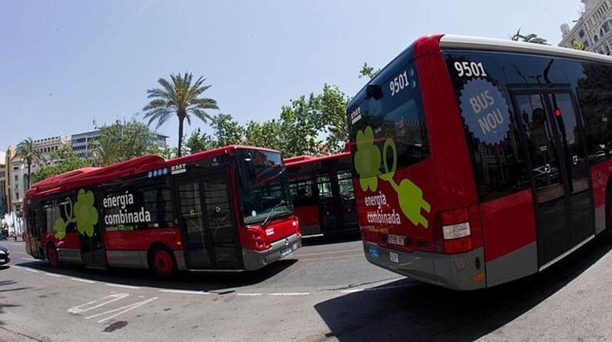 Imagen de archivo de autobuses de la EMT de Valencia