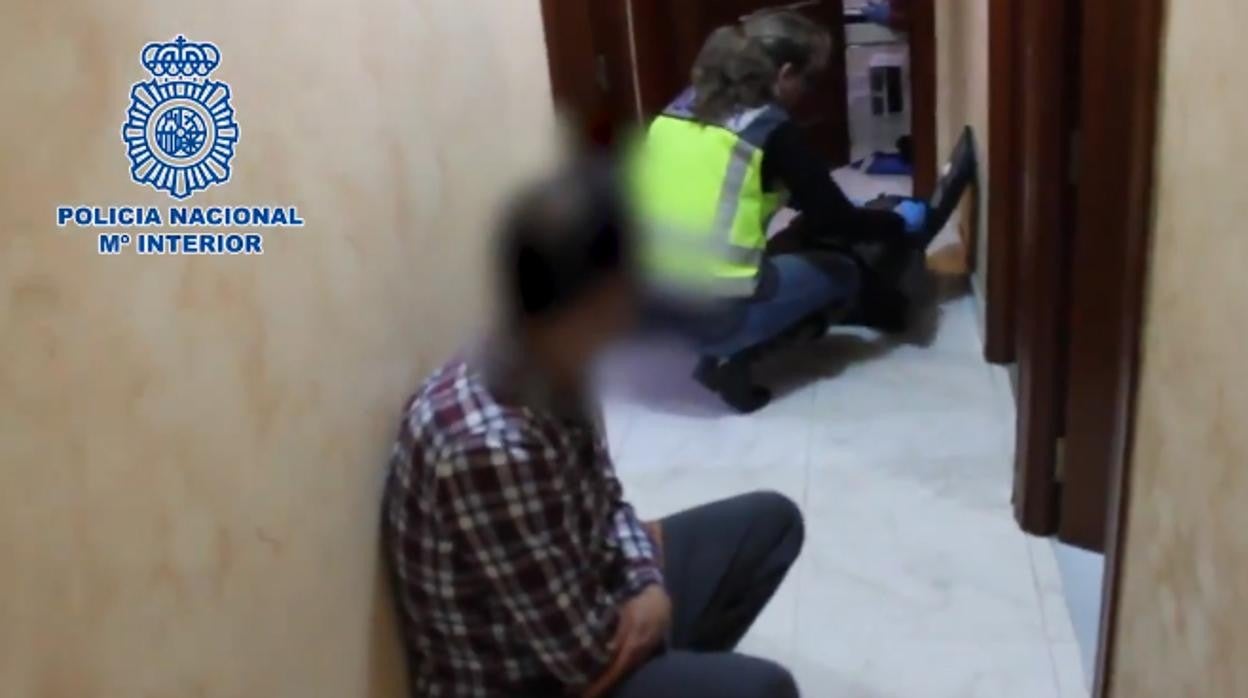 Operación policial contra los matrimonios de conveniencia en Parla y Getafe